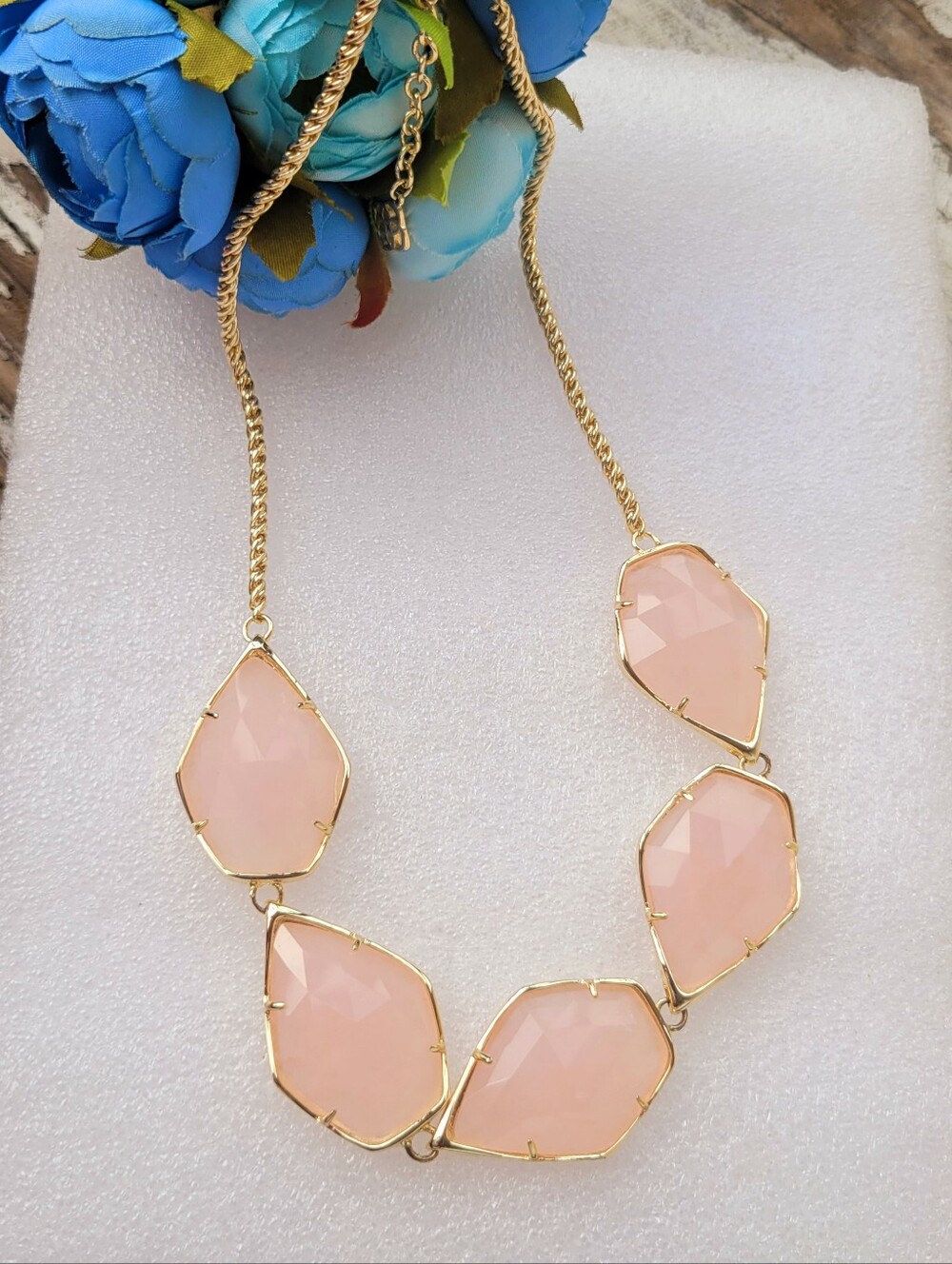 Kendra Scott Connelly Necklace in Rose Quartz